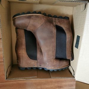 Sorel size 8 boots